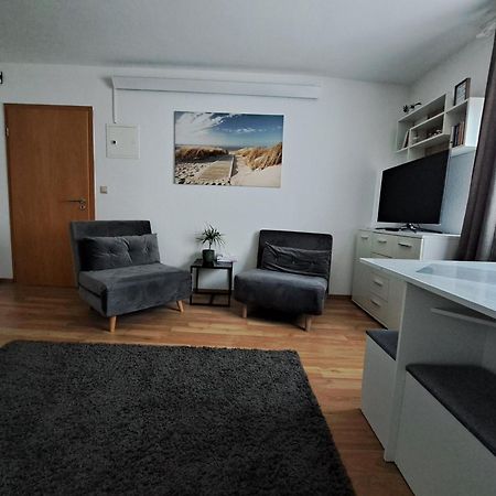 Cosy Retreat In Friolzheim Apartment Bagian luar foto